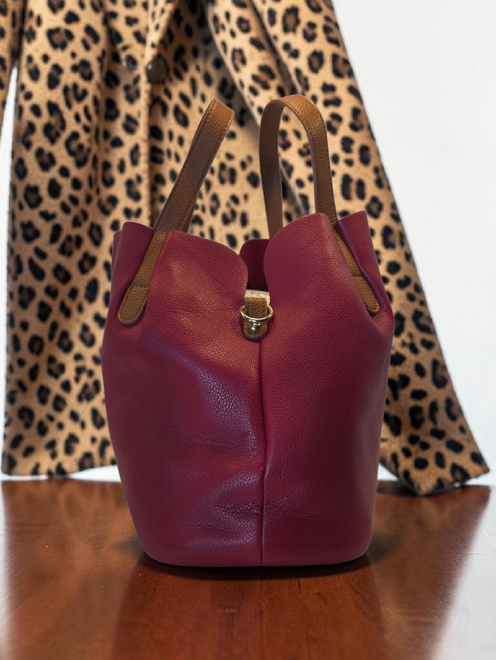 Designer-Inspired Women's Burgundy Leather Tote Bag with Tan Handles NWT - Picture 6 of 8